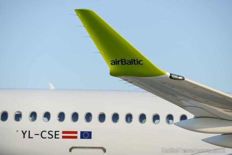 Lidosta «Rīga» un «Airbaltic» medijiem atrāda savu infrastruktūru un gaisa floti 202187