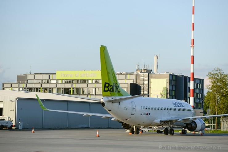 Lidosta «Rīga» un «Airbaltic» medijiem atrāda savu infrastruktūru un gaisa floti 202188