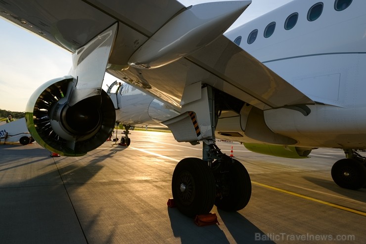 Lidosta «Rīga» un «Airbaltic» medijiem atrāda savu infrastruktūru un gaisa floti 202200