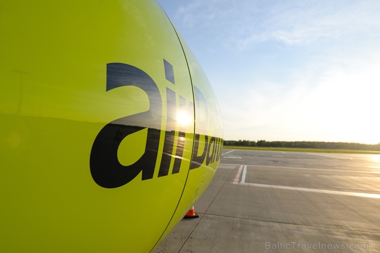 Lidosta «Rīga» un «Airbaltic» medijiem atrāda savu infrastruktūru un gaisa floti 202201