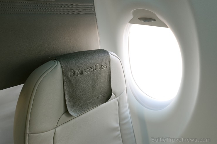 Lidosta «Rīga» un «Airbaltic» medijiem atrāda savu infrastruktūru un gaisa floti 202206