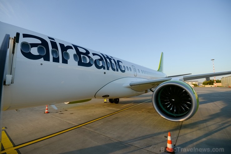 Lidosta «Rīga» un «Airbaltic» medijiem atrāda savu infrastruktūru un gaisa floti 202223