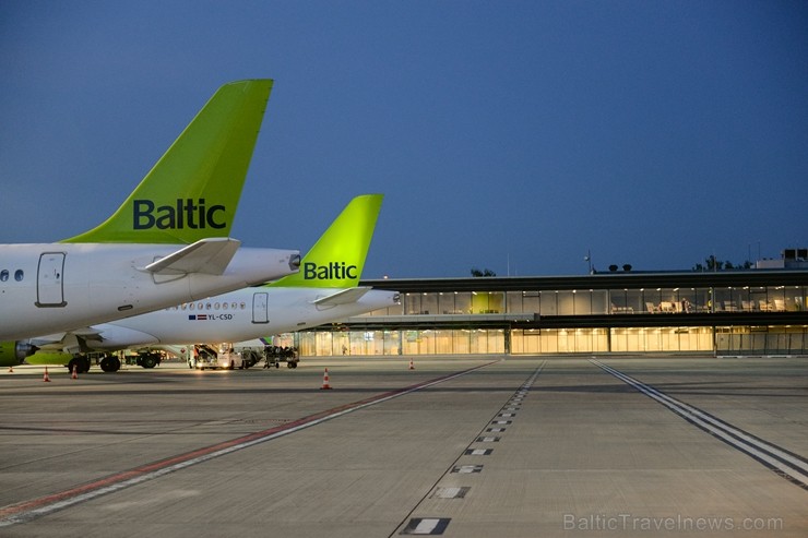 Lidosta «Rīga» un «Airbaltic» medijiem atrāda savu infrastruktūru un gaisa floti 202231