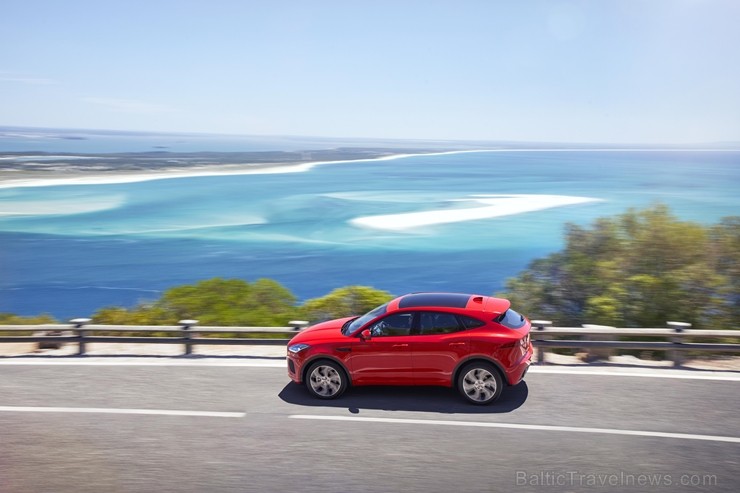 Prezentēts jaunākais Jaguar modelis «E-PACE» 202270