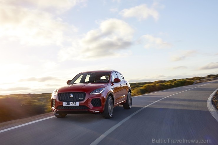 Prezentēts jaunākais Jaguar modelis «E-PACE» 202271