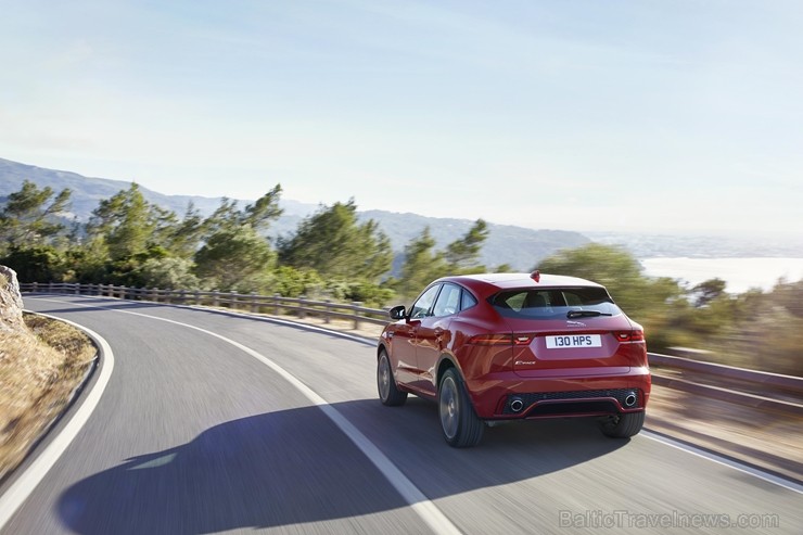 Prezentēts jaunākais Jaguar modelis «E-PACE» 202272
