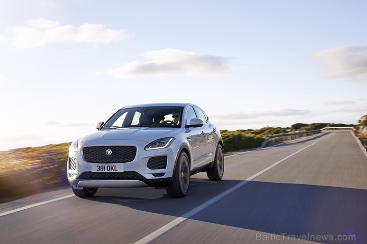 Prezentēts jaunākais Jaguar modelis «E-PACE» 202276