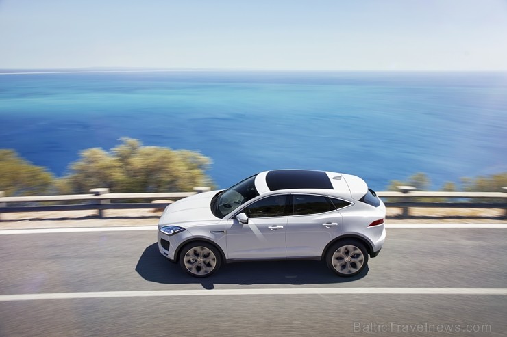 Prezentēts jaunākais Jaguar modelis «E-PACE» 202279