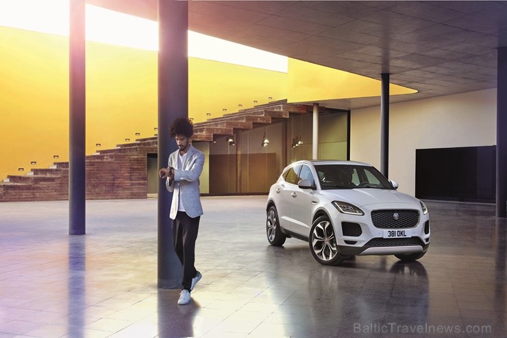 Prezentēts jaunākais Jaguar modelis «E-PACE» 202292