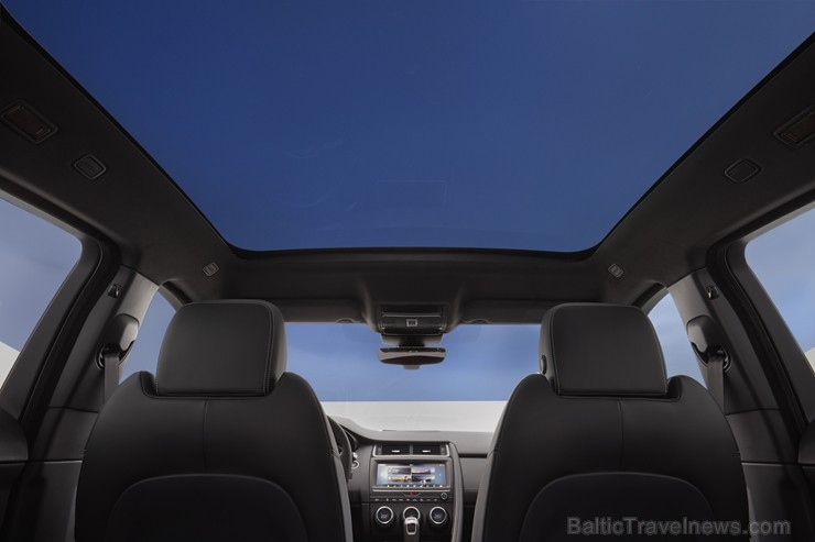Prezentēts jaunākais Jaguar modelis «E-PACE» 202297