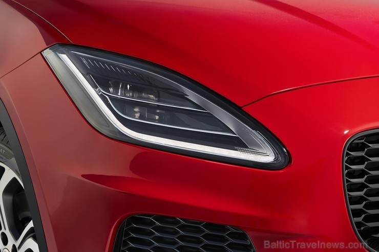 Prezentēts jaunākais Jaguar modelis «E-PACE» 202311