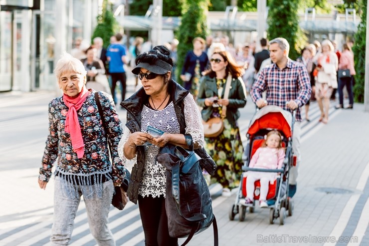 Jūrmalā  ar Raimondu Paulu un Kseniju Sidorovu atklāts trešais Jūrmalas festivāls 202425
