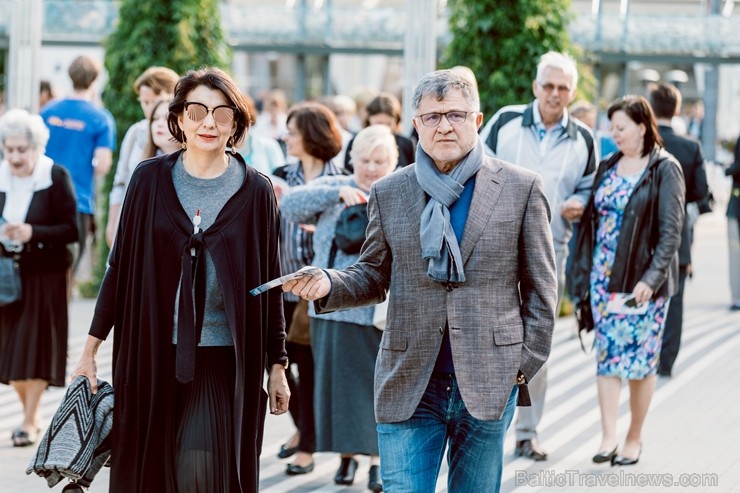 Jūrmalā  ar Raimondu Paulu un Kseniju Sidorovu atklāts trešais Jūrmalas festivāls 202430