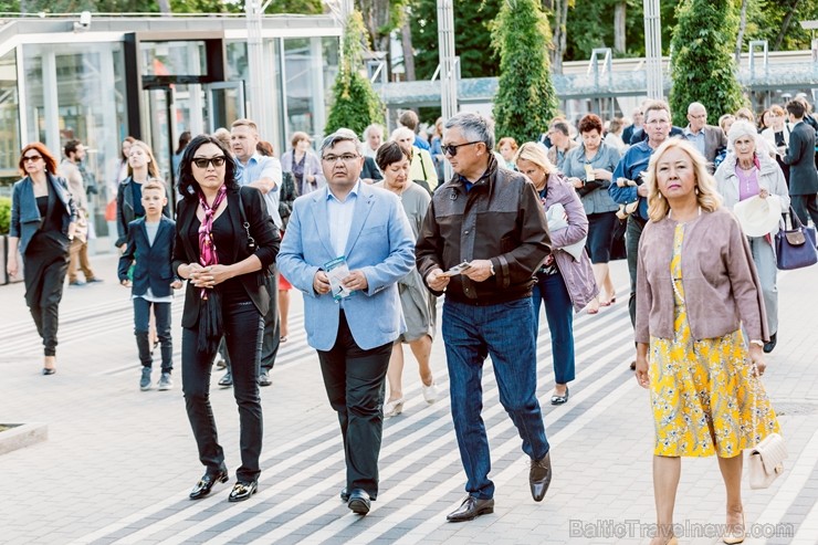 Jūrmalā  ar Raimondu Paulu un Kseniju Sidorovu atklāts trešais Jūrmalas festivāls 202431