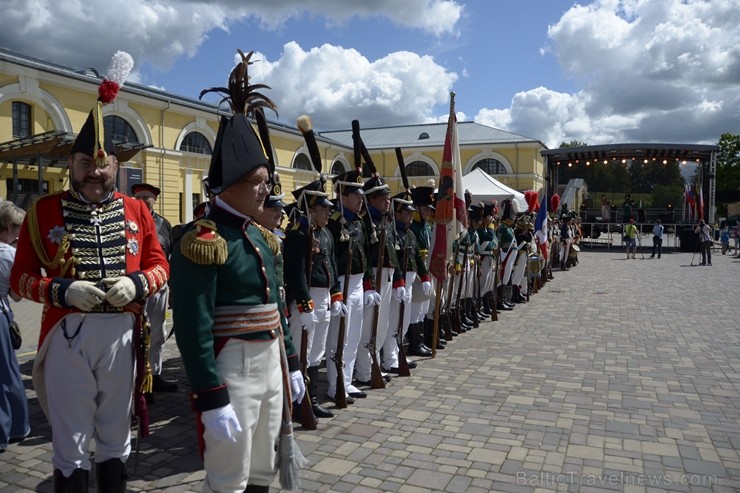 Daugavpils cietoksnī norisinājies 3. Starptautiskais vēstures rekonstrukcijas klubu festivāls «Dinaburg 1812» Daugavpils cietoksnī norisinājies 3. Starptautiskais vēstures rekonstrukcijas klubu festivāls «Dinaburg 1812» 202581
