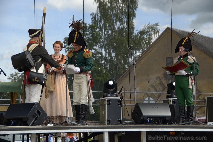 Daugavpils cietoksnī norisinājies 3. Starptautiskais vēstures rekonstrukcijas klubu festivāls «Dinaburg 1812» Daugavpils cietoksnī norisinājies 3. Starptautiskais vēstures rekonstrukcijas klubu festivāls «Dinaburg 1812» 202585