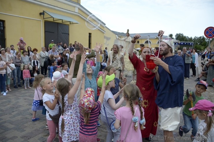 Daugavpils cietoksnī norisinājies 3. Starptautiskais vēstures rekonstrukcijas klubu festivāls «Dinaburg 1812» Daugavpils cietoksnī norisinājies 3. Starptautiskais vēstures rekonstrukcijas klubu festivāls «Dinaburg 1812» 202587