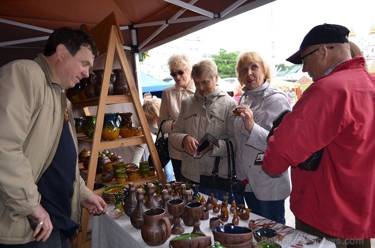 Latgale tikusi interesanti pārstāvēta starptautiskajā mākslas festivālā «Slavjanskij Bazar 2017» Vitebskā, Baltkrievijā Latgale tikusi interesanti pārstāvēta starptautiskajā mākslas festivālā «Slavjanskij Bazar 2017» Vitebskā, Baltkrievijā 202642