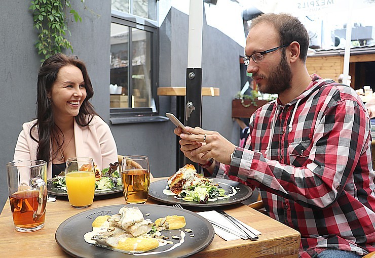 Vecrīgas restorāns «Trompete» pozitīvi pārsteidz Travelnews.lv biroju ar biznesa pusdienu piedāvajumu Vecrīgas restorāns «Trompete» pozitīvi pārsteidz Travelnews.lv biroju ar biznesa pusdienu piedāvajumu 202670