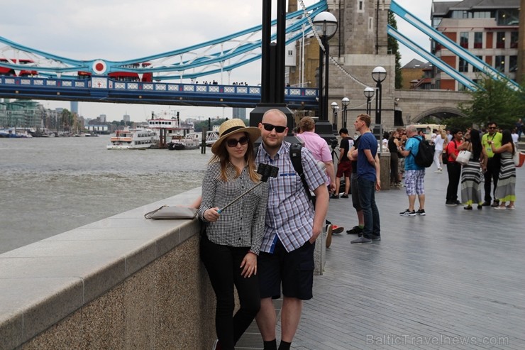 Latviešu tūristi viesojas vasarīgajā Londonā 202753