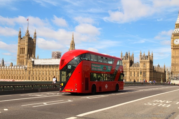 Latviešu tūristi viesojas vasarīgajā Londonā 202757