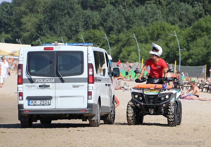 Jūrmalas pludmalē beidzot ir saules un peldes prieki 203124