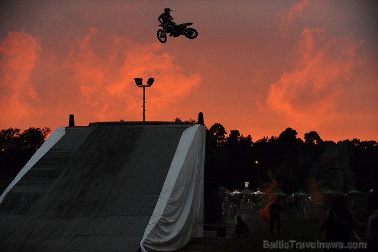 Ventspilī aizvadītas ikgadējās supermotokrosa sacensības «Ventbunkers lielā balva 2017» 204439