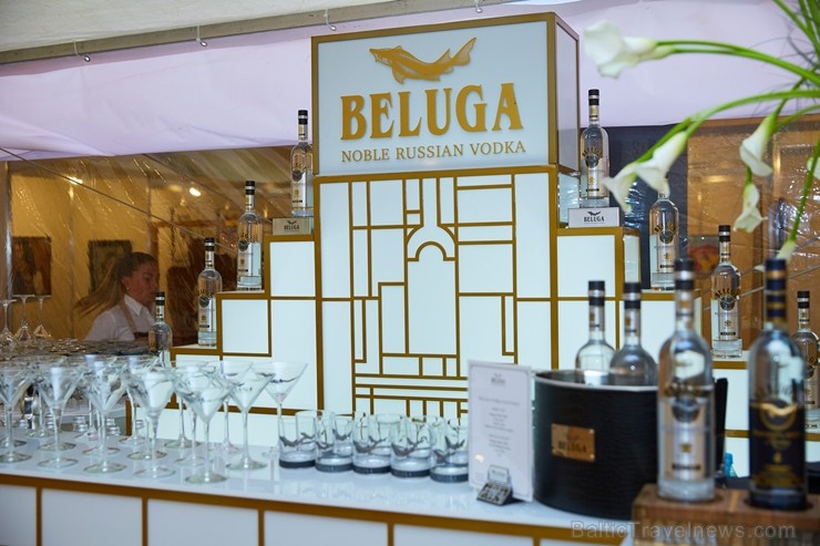 Jūrmalas pludmales kompleksā «Legend Beach» pirmo reizi notiek mākslas gadatirgus «Jurmala Art Fair». Jūrmalas pludmales kompleksā «Legend Beach» pirmo reizi notiek mākslas gadatirgus «Jurmala Art Fair». 205313