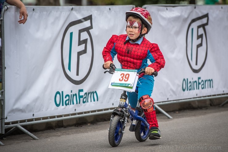 Olainē krāšņi aizvadīti jau trešie Latvijas Velo svētki 205522
