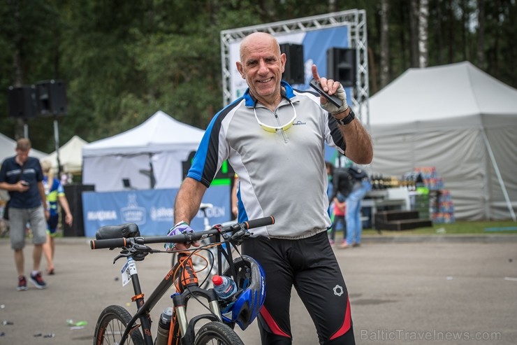 Olainē krāšņi aizvadīti jau trešie Latvijas Velo svētki 205536