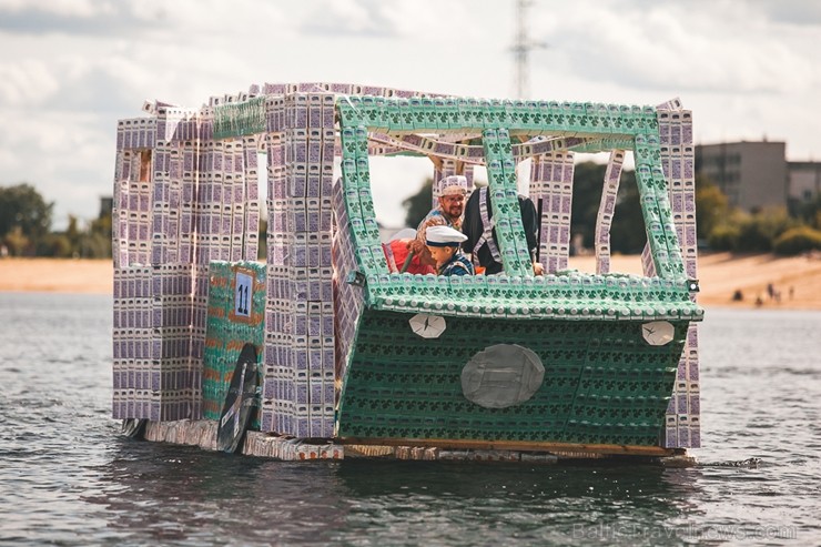 Jelgavā  notikusi piecpadsmitā Piena paku laivu regate 205596