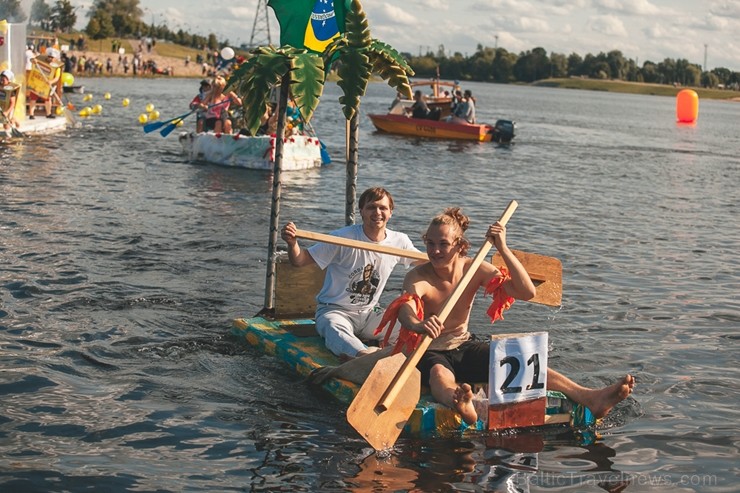 Jelgavā  notikusi piecpadsmitā Piena paku laivu regate 205603