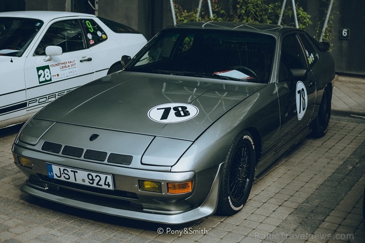 Pie Rīgas Motormuzeja aizvadīts gada pēdējais klasisko transportlīdzekļu pasākums «Youngtimer Cars&Coffee» 206546