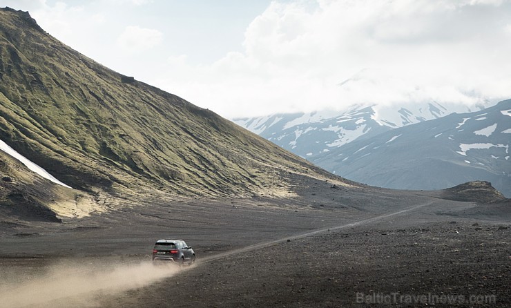 Land Rover Discovery SVX ir īpaši piemērots apvidus cienītājiem un ceļotājiem 207051