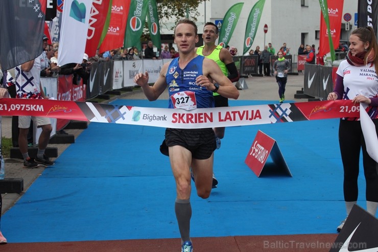 Brīvdienās aizvadīts 11. Valmieras maratons 207092