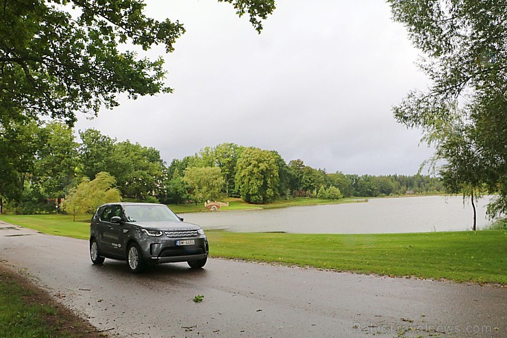 Travelnews.lv ar jauno Land Rover Discovery dodas pusdienot uz Rūmenes kafejnīcu 207168
