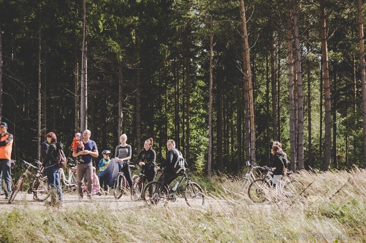 Vairāk nekā 100 riteņbraucēji piedalās dabai draudzīgajā Grobiņas #Velo#Šķiro#Ripo braucienā 207259