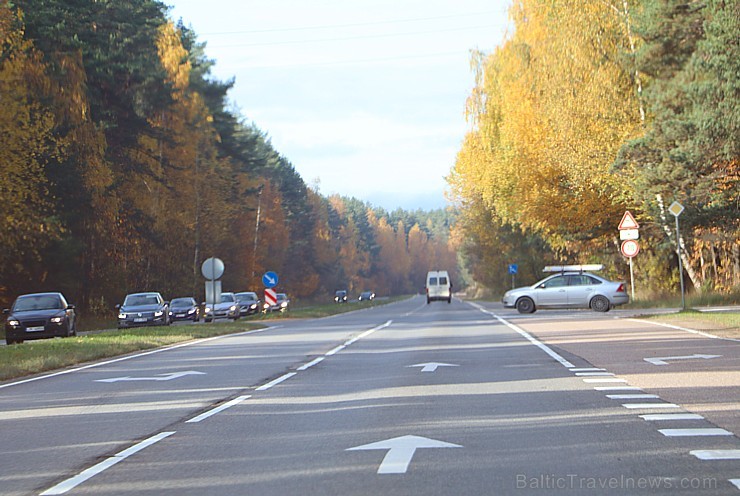 Travelnews.lv apceļo Latvijas zelta rudeni ar sportisko un futūristisko vāģi «Lexus LC 500» 209435