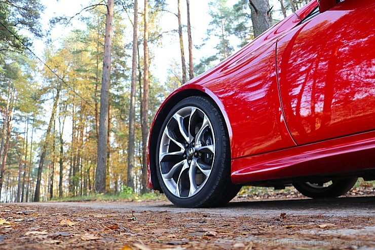 Travelnews.lv apceļo Latvijas zelta rudeni ar sportisko un futūristisko vāģi «Lexus LC 500» 209440