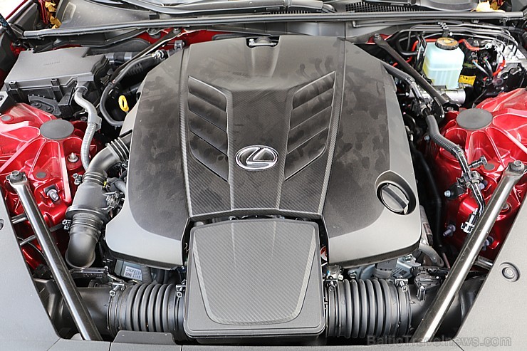 Travelnews.lv apceļo Latvijas zelta rudeni ar sportisko un futūristisko vāģi «Lexus LC 500» 209445