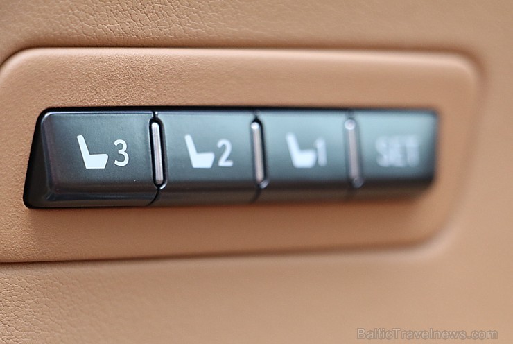 Travelnews.lv apceļo Latvijas zelta rudeni ar sportisko un futūristisko vāģi «Lexus LC 500» 209448