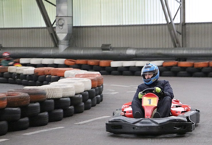 Travelnews.lv jauniešu komanda joņo ar kartingu halles «Ātruma cilts» kartingiem 209460