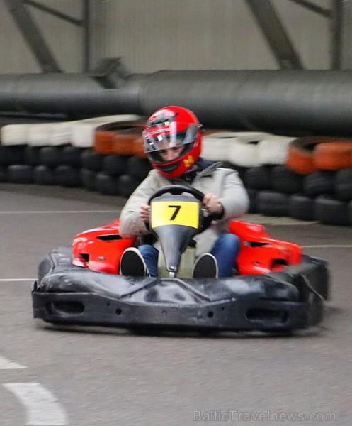 Travelnews.lv jauniešu komanda joņo ar kartingu halles «Ātruma cilts» kartingiem 209474