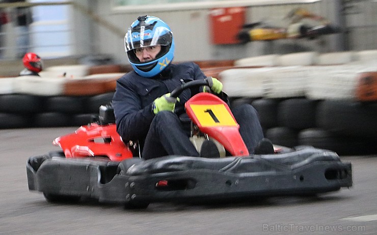 Travelnews.lv jauniešu komanda joņo ar kartingu halles «Ātruma cilts» kartingiem 209477