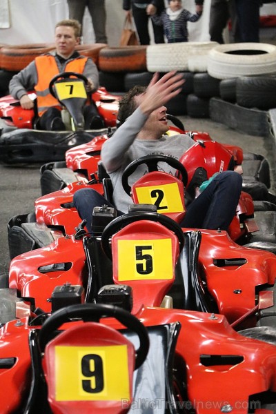 Travelnews.lv jauniešu komanda joņo ar kartingu halles «Ātruma cilts» kartingiem 209479