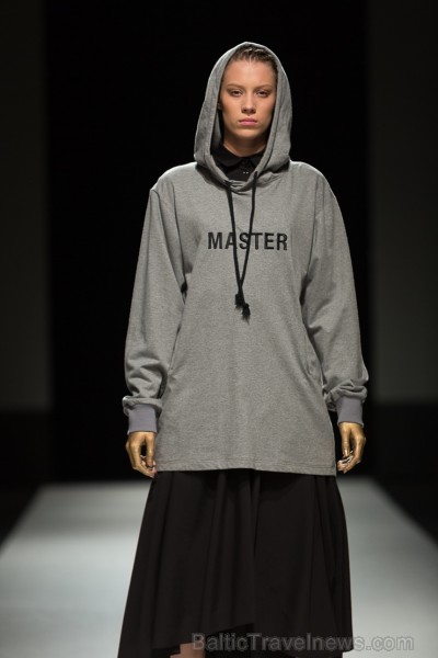 Rīgā pilnā sparā norisinājas «Riga Fashion Week 2017» 209860