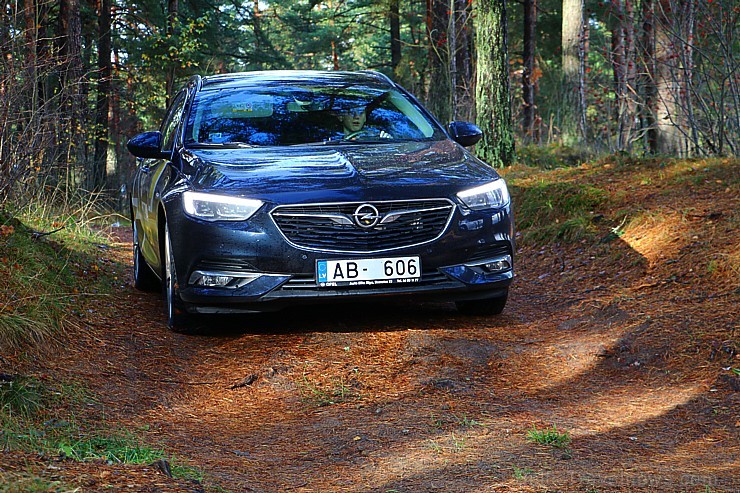 Travelnews.lv apceļo rudenīgo Latviju ar jauno, ekonomisko un ietilpīgo Opel Insignia Sport Tourer Travelnews.lv apceļo rudenīgo Latviju ar jauno, ekonomisko un ietilpīgo Opel Insignia Sport Tourer 210001