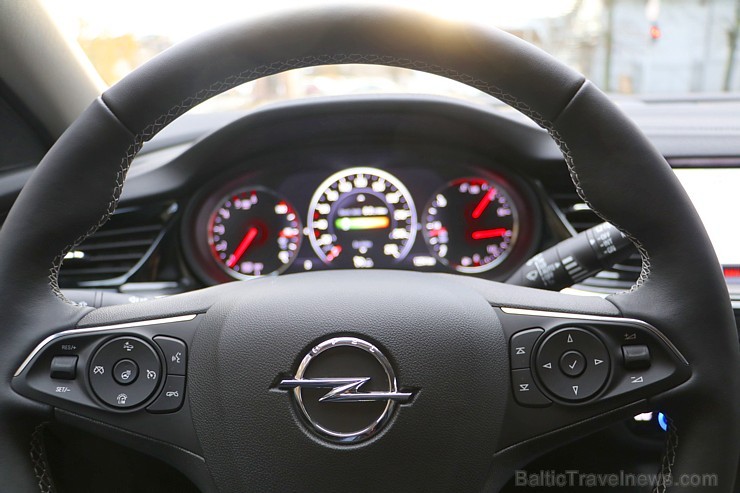 Travelnews.lv apceļo rudenīgo Latviju ar jauno, ekonomisko un ietilpīgo Opel Insignia Sport Tourer Travelnews.lv apceļo rudenīgo Latviju ar jauno, ekonomisko un ietilpīgo Opel Insignia Sport Tourer 210002