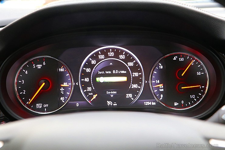Travelnews.lv apceļo rudenīgo Latviju ar jauno, ekonomisko un ietilpīgo Opel Insignia Sport Tourer Travelnews.lv apceļo rudenīgo Latviju ar jauno, ekonomisko un ietilpīgo Opel Insignia Sport Tourer 210005