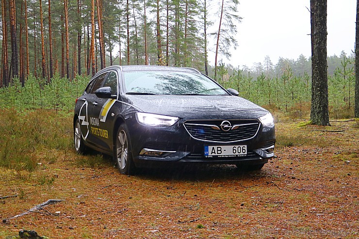 Travelnews.lv apceļo rudenīgo Latviju ar jauno, ekonomisko un ietilpīgo Opel Insignia Sport Tourer Travelnews.lv apceļo rudenīgo Latviju ar jauno, ekonomisko un ietilpīgo Opel Insignia Sport Tourer 210040